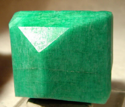 http://upload.wikimedia.org/wikipedia/commons/c/cf/Microcline-20436.jpg