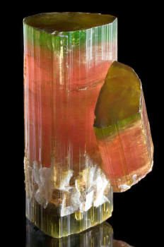 http://www.exceptionalminerals.com/Tucson2012-158RSTourmaline65mm.jpg