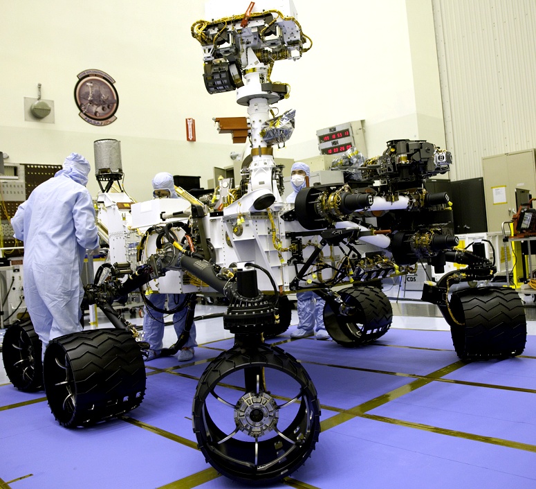 http://www.nasa.gov/images/content/605805main_msl_lab_workersandrover.jpg