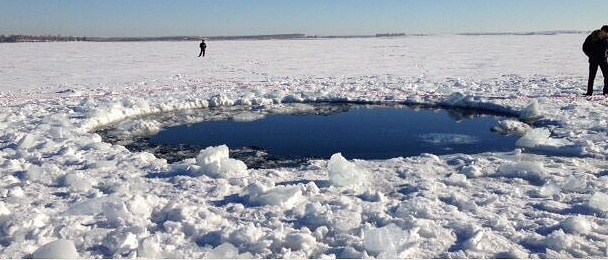 http://rt.com/files/news/meteorite-crash-urals-chelyabinsk-283/i35fd883df644dcb18fe15ad55a37518b_1.jpg