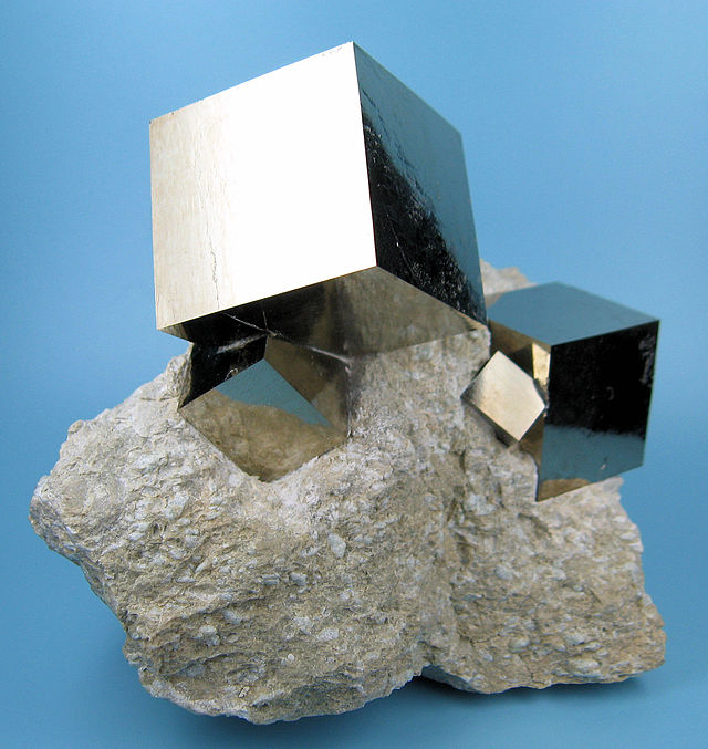 http://upload.wikimedia.org/wikipedia/commons/thumb/9/95/2780M-pyrite1.jpg/640px-2780M-pyrite1.jpg