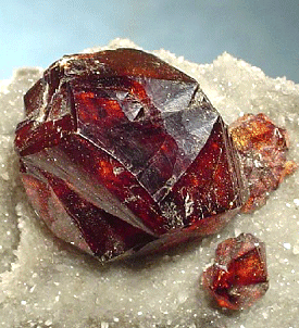 https://upload.wikimedia.org/wikipedia/commons/b/b3/Sphalerite-Quartz-261762.jpg